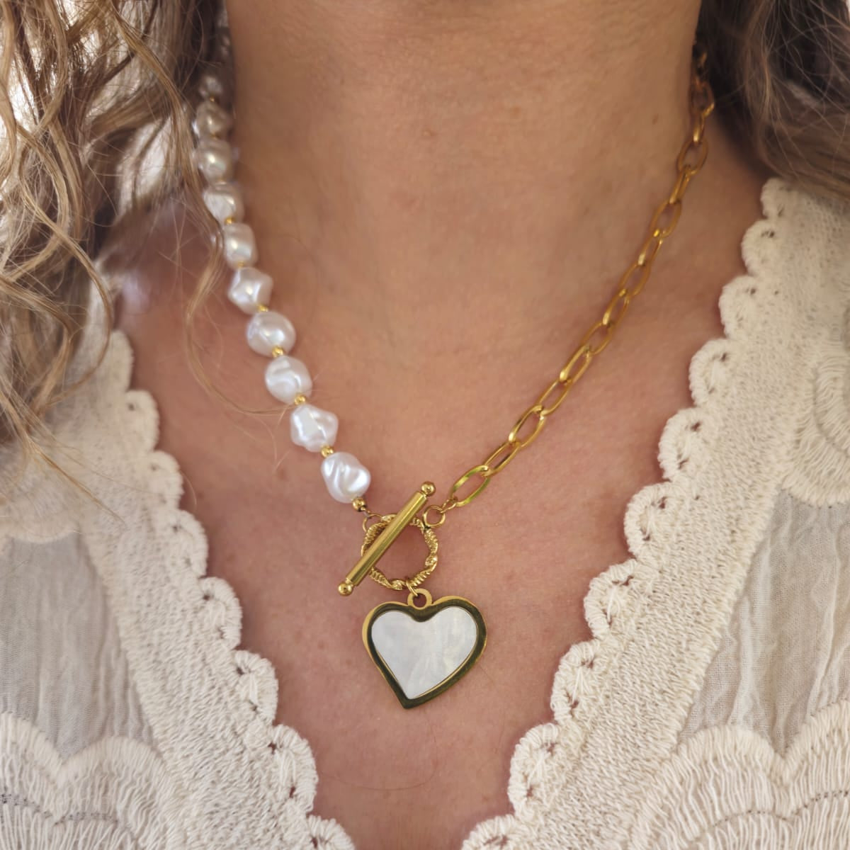 COLLAR CORAZÓN NÁCAR