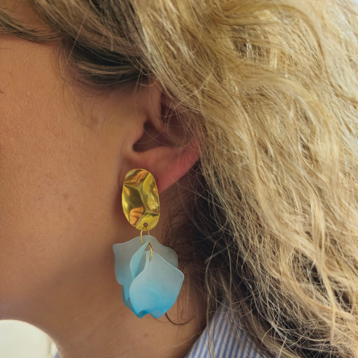 PENDIENTES PÉTALOS AZUL