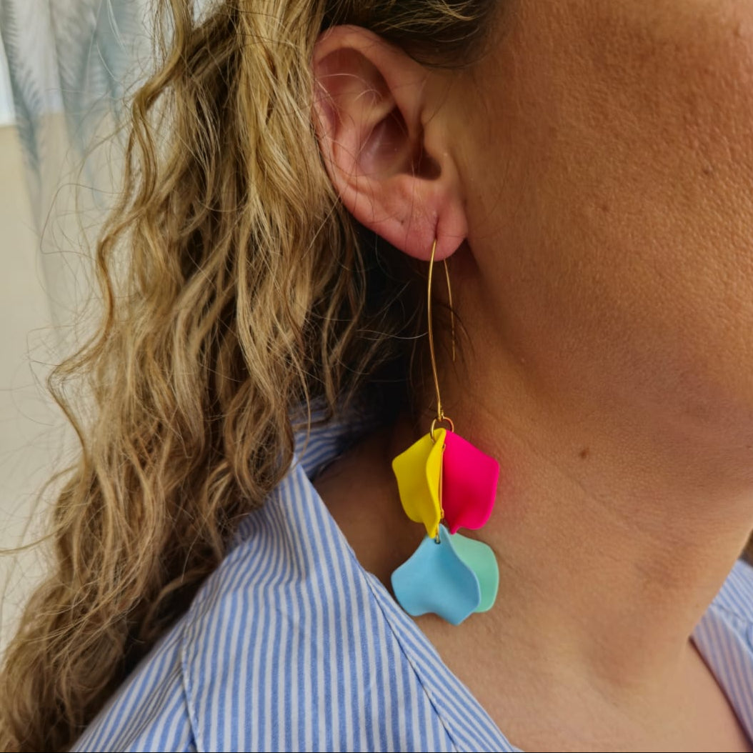 PENDIENTES PÉTALOS COLORES