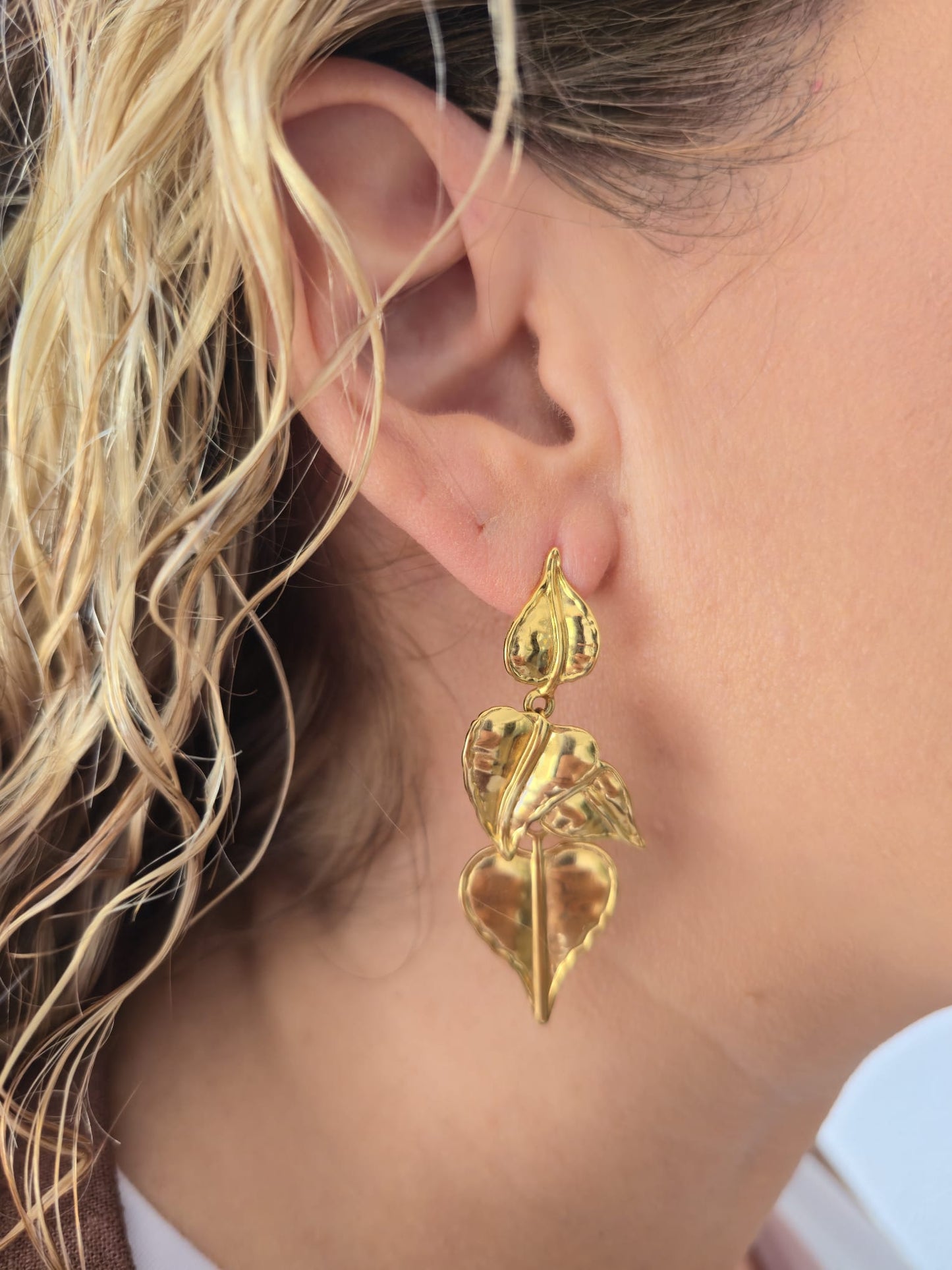 PENDIENTES HOJAS DORADAS